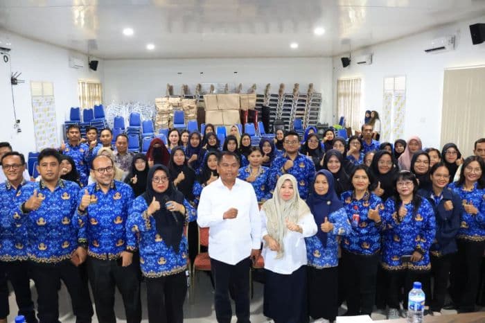 bupati_sergai_buka_jambore_gtk_ajak_guru_tanamkan_sopan_santun