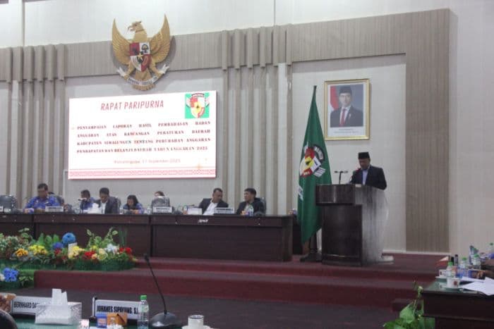 dprd_minta_pemkab_simalungun_prioritaskan_pembangunan_pasar_dan_truk_sampah_di_2026