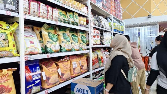 harga_beras_di_pasar_tradisional_medan_turun_rp1000_retail_modern_masih_stabil
