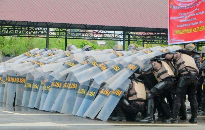 polda_sumut_gelar_latihan_gabungan_penanganan_unjuk_rasa_damai_dan_anarkis