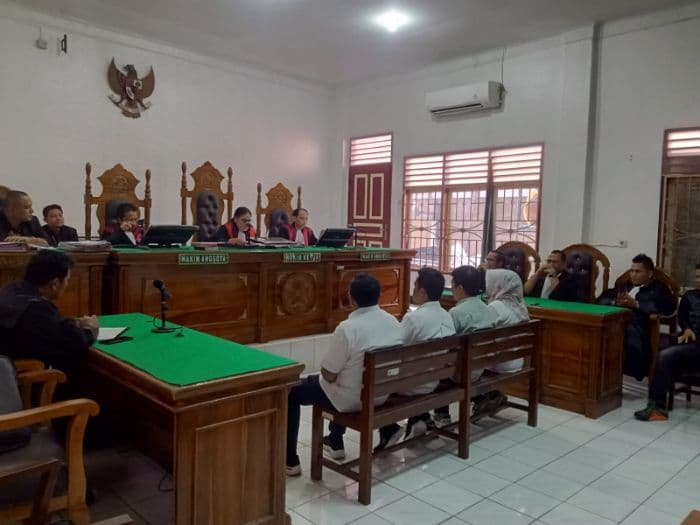 hakim_tolak_eksepsi_tujuh_terdakwa_korupsi_renovasi_puskesmas_di_labuhanbatu