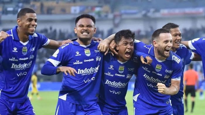 hasil_babak_pertama_psbs_biak_vs_persib_bandung_maung_bandung_unggul_10
