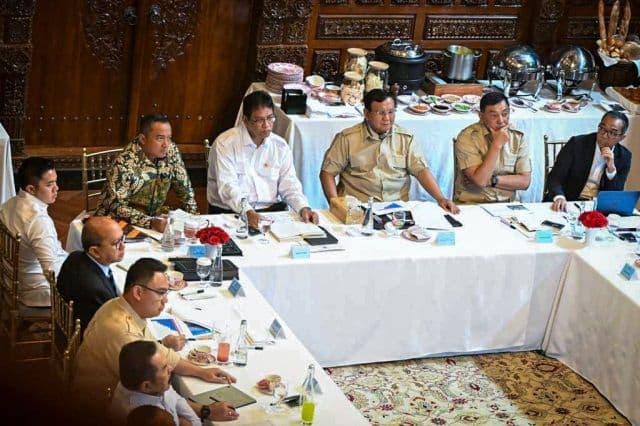 presiden_prabowo_instruksikan_produksi_pupuk_murah_dan_siapkan_2000_sdm_unggul