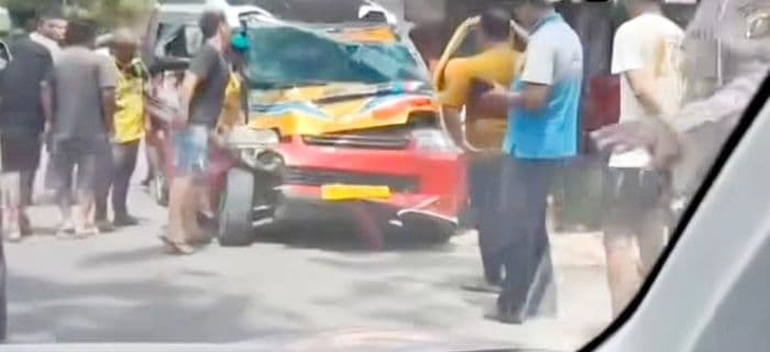 angkot_kontra_truk_dan_motor_di_siantar_lima_orang_alami_lukaluka
