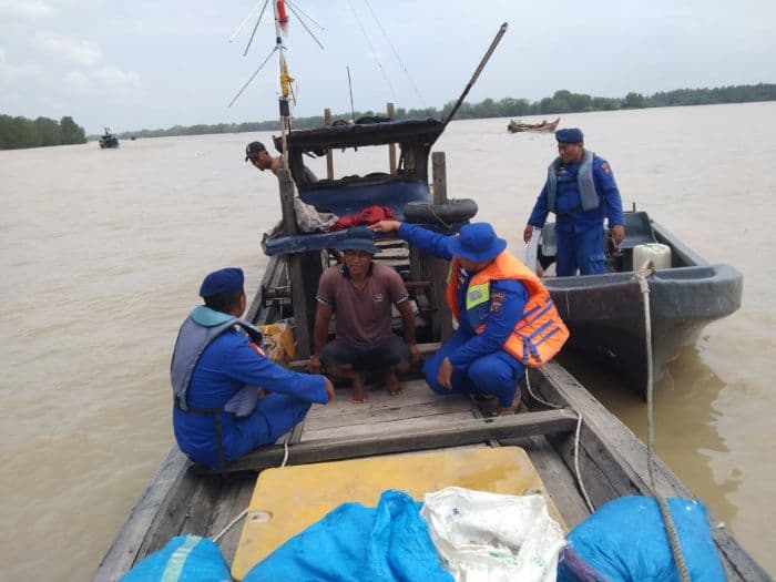 cegah_penyelundupan_barang_ilegal_sat_polair_polres_tanjung_balai_patroli_perairan