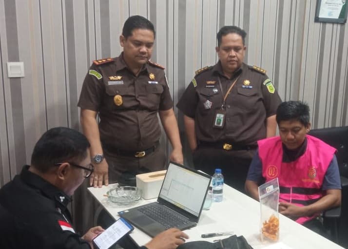 dpo_kasus_korupsi_pembangunan_stadion_madina_ditangkap_di_rumahnya