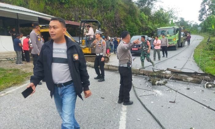 gempa_55_magnitudo_guncang_taput_jalan_tarutungsipirok_putus_total