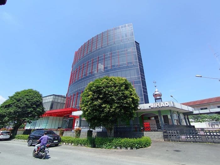 kejari_siantar_tahan_tiga_tersangka_kasus_korupsi_balei_merah_putih_telkom