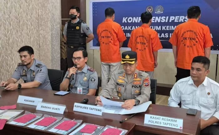 menikahi_wni_tanpa_prosedur_imigrasi_sibolga_deportasi_tiga_wna_tiongkok