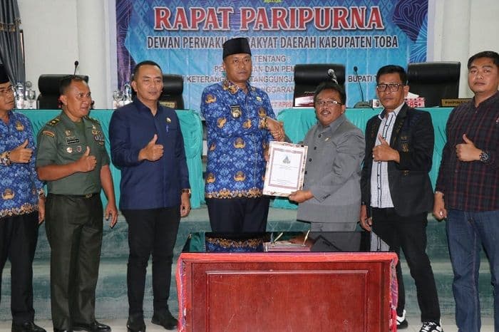 dprd_sampaikan_19_rekomendasi_atas_lkpj_2024_ini_sambutan_bupati_toba