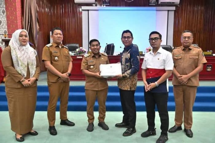 12_ranperda_2025_diserahkan_wali_kota_ke_dprd_sibolga