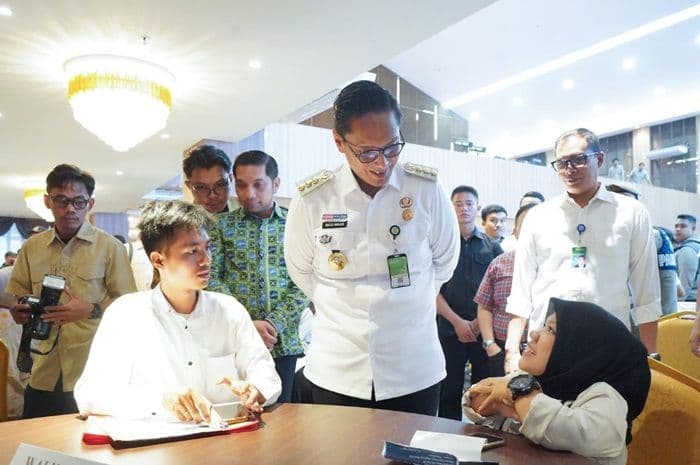 job_fair_medan_sediakan_2149_lowongan_wali_kota_rico_waas_apresiasi_kesempatan_untuk_disabilitas