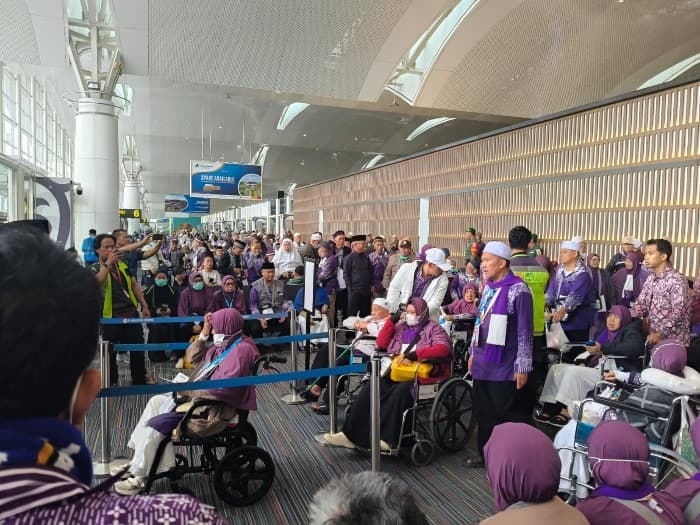 setelah_alami_teror_pesawat_haji_saudia_airlines_diberangkatkan_ke_jakarta