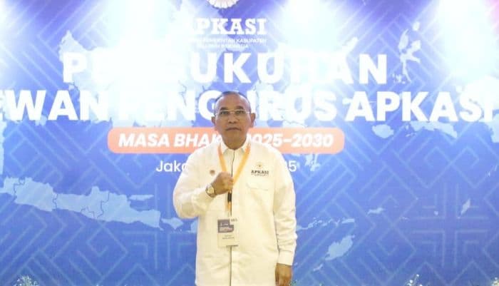 anton_saragih_resmi_jabat_ketua_apkasi_20252030