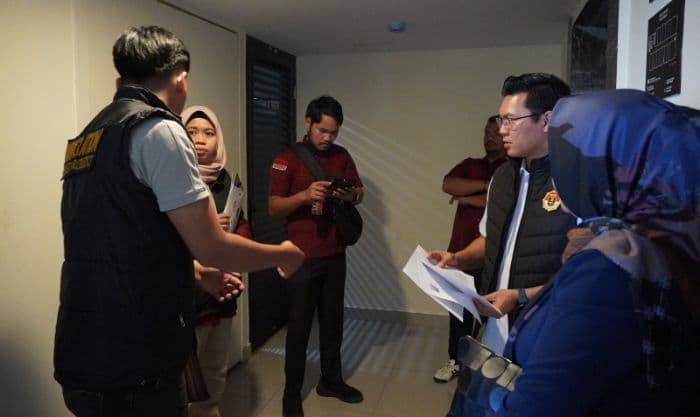 imigrasi_geledah_apartemen_dan_perusahaan_di_medan_dua_wna_india_diamankan