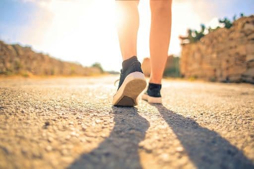 jalan_kaki_30_menit_sehari_turunkan_risiko_penyakit_jantung_hingga_30_persen