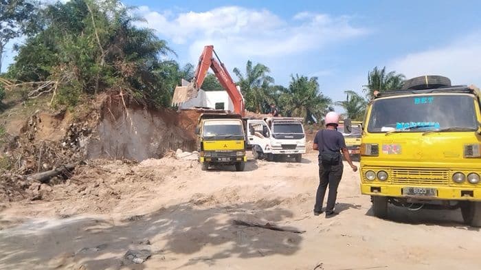 kepala_desa_antara_akui_terima_fee_dari_usaha_galian_c_diduga_ilegal_di_batu_bara_