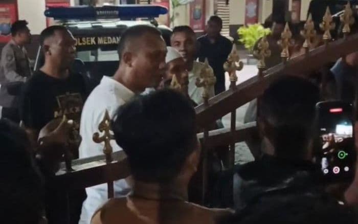 puluhan_pengemudi_ojol_kembali_geruduk_polsek_medan_tembung