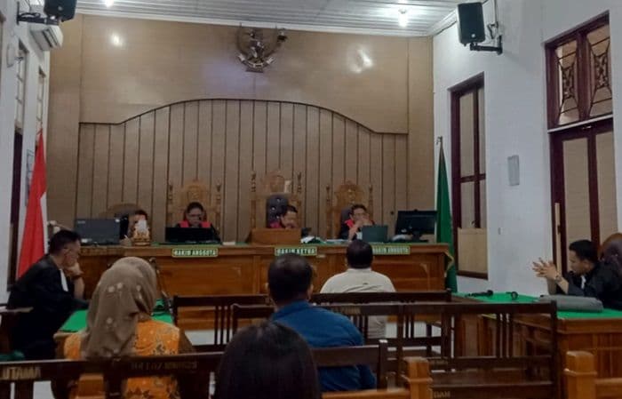 korupsi_dana_desa_rp11_m_mantan_kades_di_tapteng_divonis_6_tahun_penjara