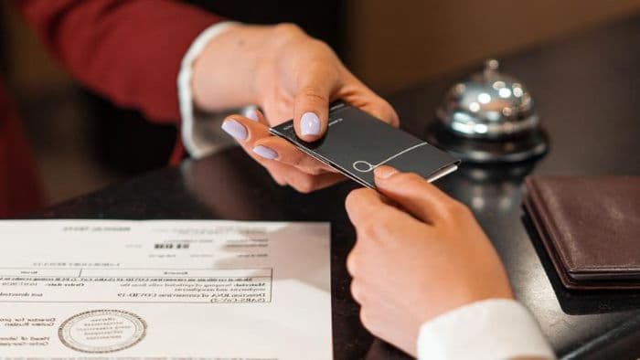 polisi_klarifikasi_video_viral_gadai_di_semarang_bukan_syarat_check_in