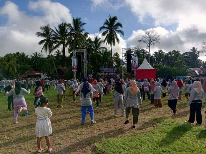 ribuan_warga_tapsel_antusias_ikuti_senam_sehat_germas_bersama_sihar_sitorus