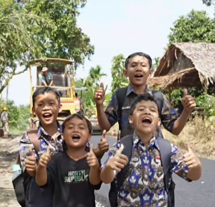 setelah_puluhan_tahun_jalan_desa_kuala_dekah_akhirnya_diaspal_pemkab_deli_serdang