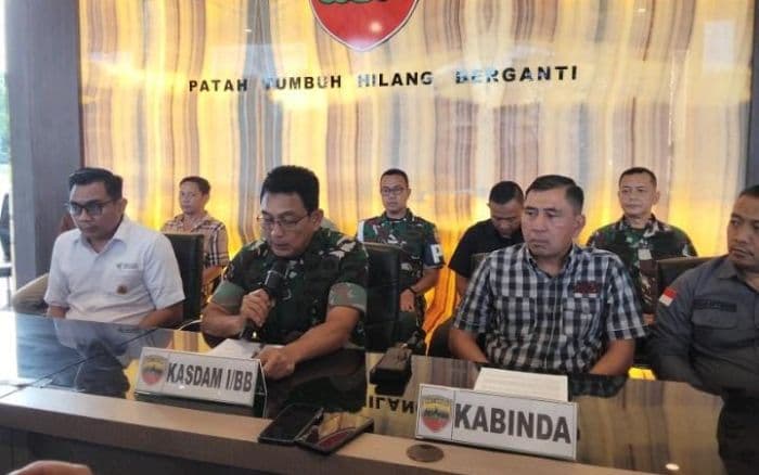 gerebek_gudang_pengoplosan_kodam_ibb_sita_30_truk_oli_palsu_di_deli_serdang