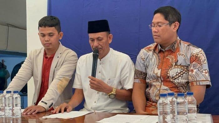 kasus_pagar_laut_kades_dan_sekdes_ditetapkan_sebagai_tersangka