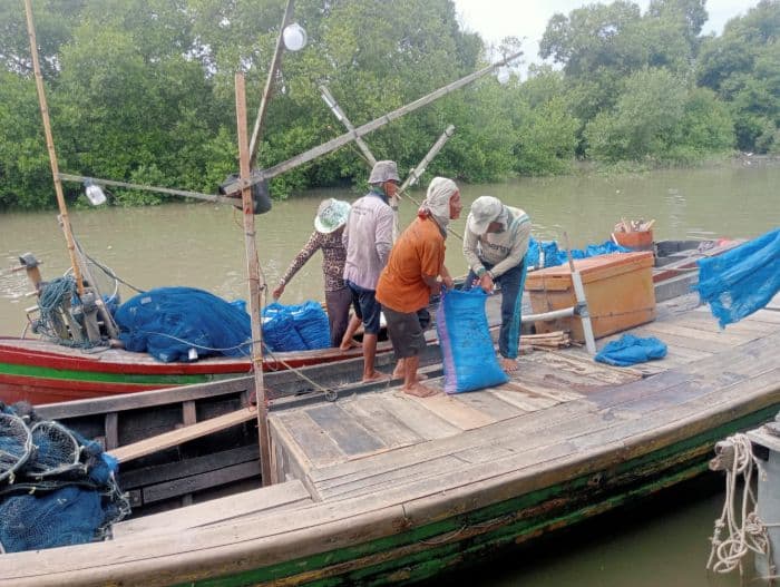 nelayan_pencari_ikan_kepala_batu_di_sialang_buah_sergai_berpenghasilan_rp200_ribu_per_hari