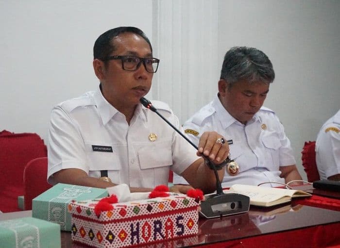 bupati_taput_ungkap_hasil_tes_urine_ratusan_asn_di_acara_temu_pers