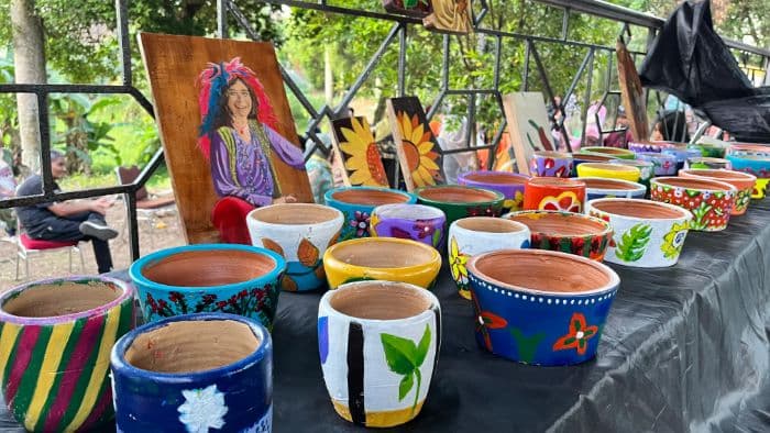 festival_laras_sembah_tampilkan_karya_seni_lansia_dari_limbah