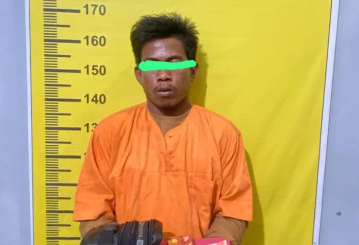 pengedar_sabu_di_labusel_ditangkap_polisi_yang_menyaru_sebagai_pembeli