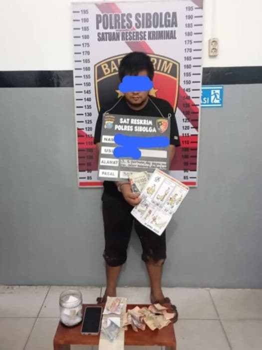 polres_sibolga_tangkap_pemilik_warung_terlibat_judi_tebak_angka