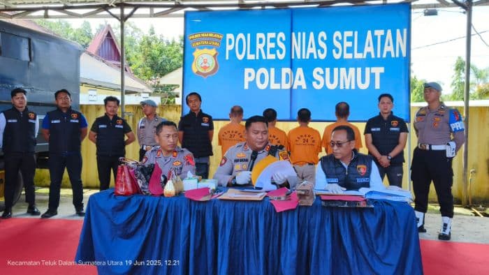 polres_nias_selatan_ungkap_tiga_kasus_besar_pembunuhan_pencurian_hingga_kdrt