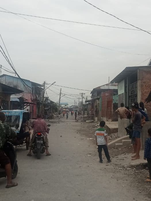 tawuran_antar_lorong_di_belawan_warga_panik_dan_cari_jalur_aman