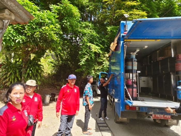 kebakaran_hutan_di_dolok_tolong_belum_padam_dapur_umum_didirikan