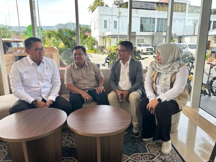 anggota_dewan_lobi_kementerian_untuk_optimalisasi_lahan_tidur_di_kabupaten_toba