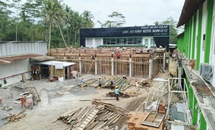 revitalisasi_sekolah_lampaui_target_kemendikdasmen_bangun_15523_satuan_pendidikan