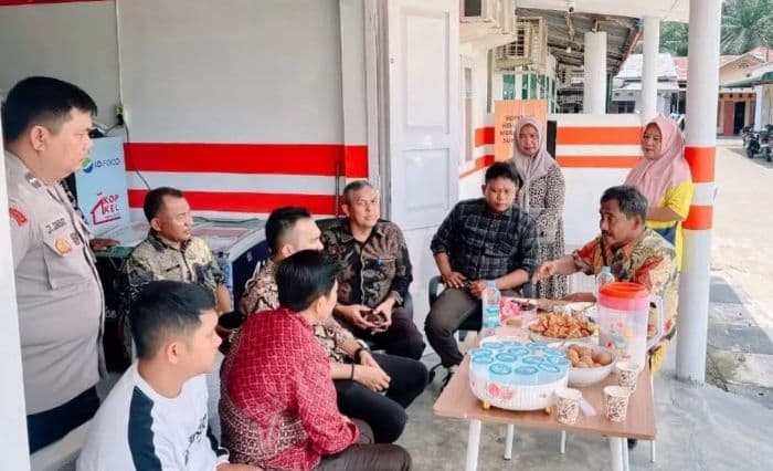 warga_binjai_ramai_belanja_di_koperasi_merah_putih_bulog_diminta_pasok_kedelai