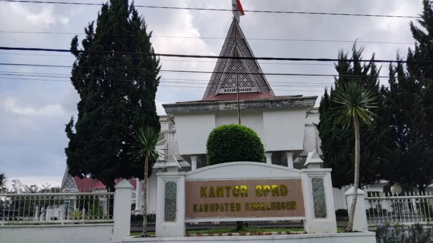 anggota_dprd_simalungun_tak_dapat_kendaraan_dan_rumah_dinas_tapi_terima_tunjangan_kesejahteraan