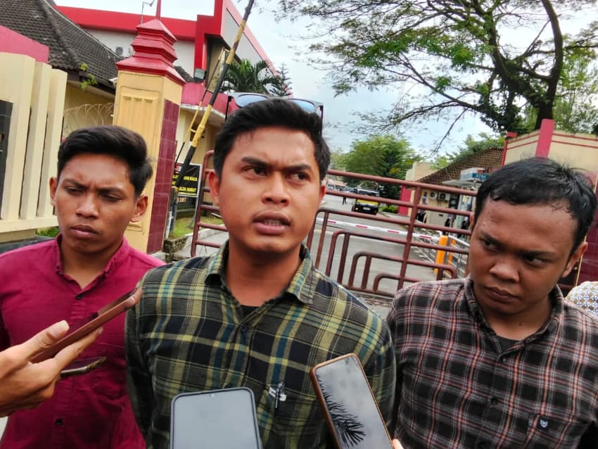 diduga_dibekingi_aph_mahasiswa_kecewa_gudang_pengoplosan_gas_elpiji_masih_berdiri_di_selambo