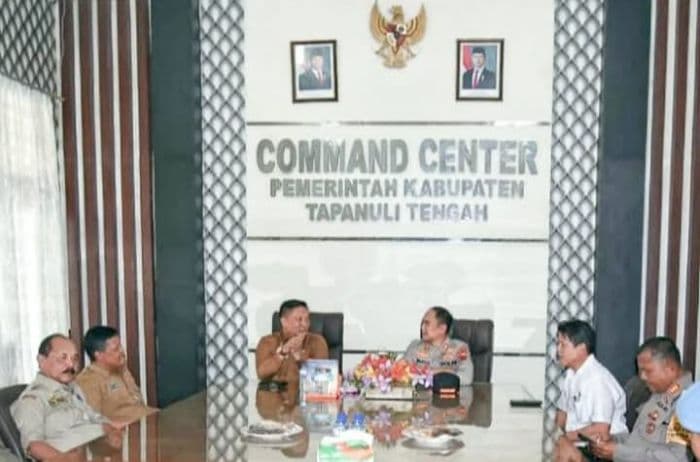 kapolres_baru_datangi_kantor_bupati_sekda_paparkan_topografinya_tapteng