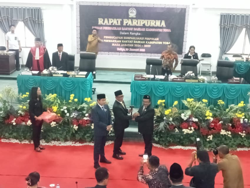 ketua_dprd_toba_terpilih_fokus_penguatan_sinergitas_legislatif_dan_eksekutif