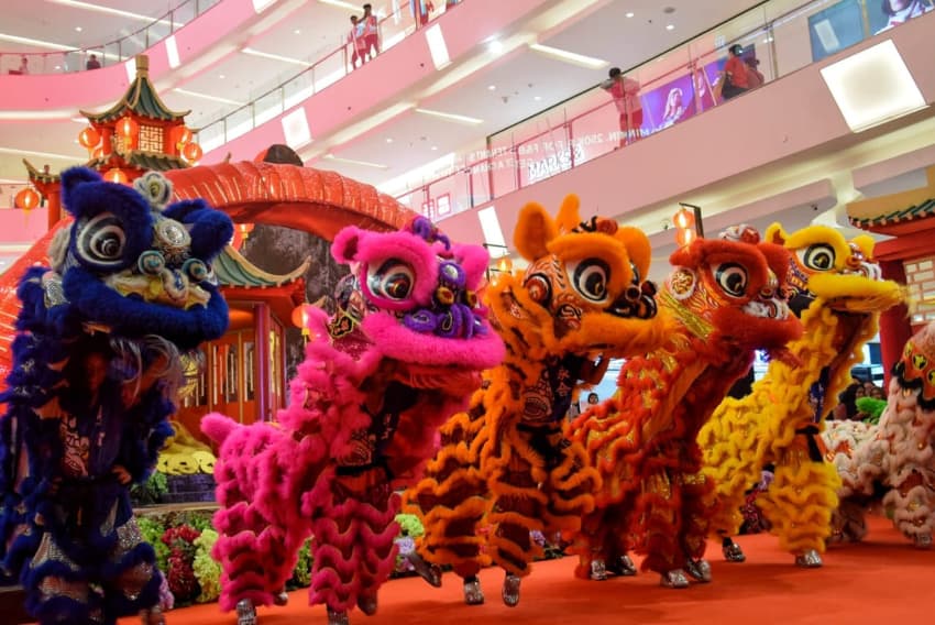 sambut_imlek_atraksi_barongsai_hibur_pengunjung_di_pusat_perbelanjaan_medan