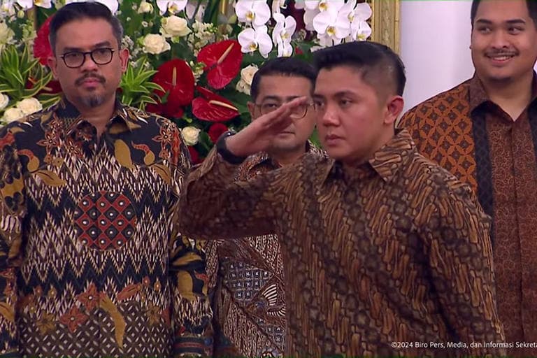siswa_sd_keluhkan_guru_di_nias_tak_masuk_sebulan_sekretaris_kabinet_ambil_langkah_ini