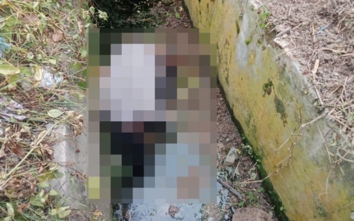 warga_kelurahan_kahean_siantar_digegerkan_penemuan_mayat_dalam_parit
