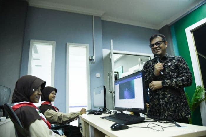 menuju_indonesia_emas_2045_komdigi_latih_siswa_sd_memahami_digital