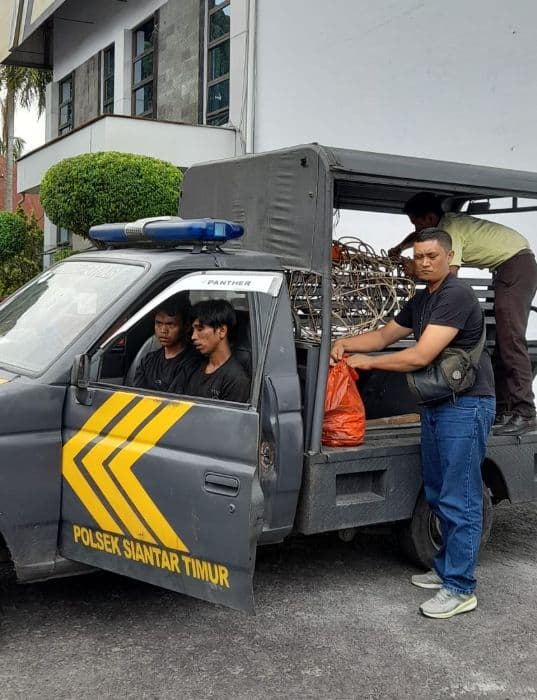 polisi_tangkap_pencuri_kabel_billboard_di_siantar