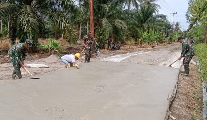cuaca_tak_menentu_jadi_tantangan_pengerjaan_fisik_cor_beton_1226_meter