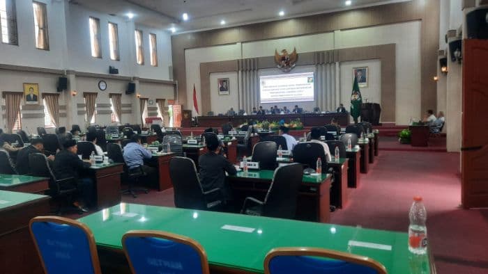 dprd_simalungun_tunda_rapat_paripurna_lkpj_ini_alasannya